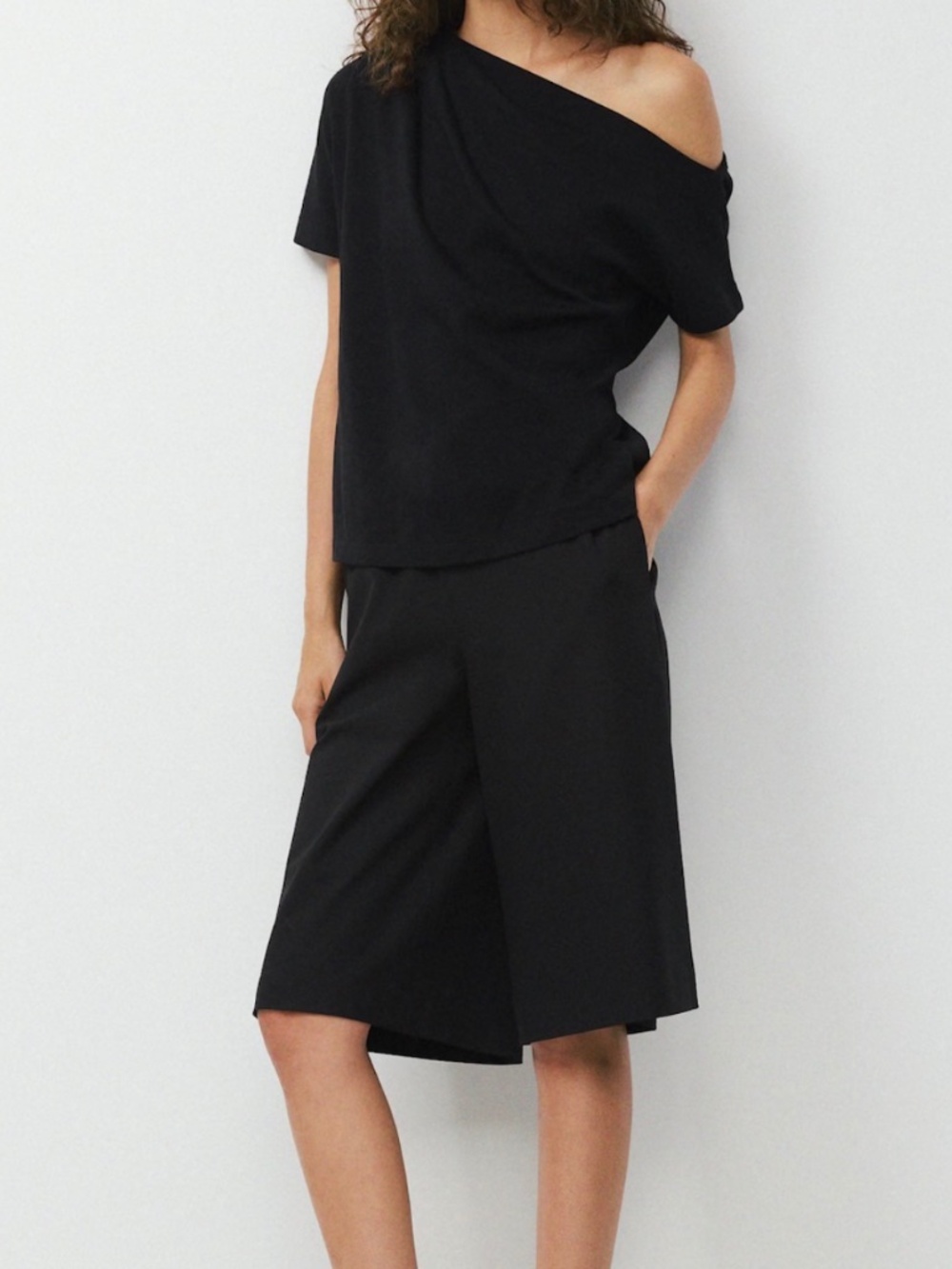 Aritzia Interlock Cotton Script Top Size M